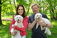 Ein Herz für Tiere - Tierschutzlady Maggie Entenfellner und LR Gottfried Waldhäusl.
